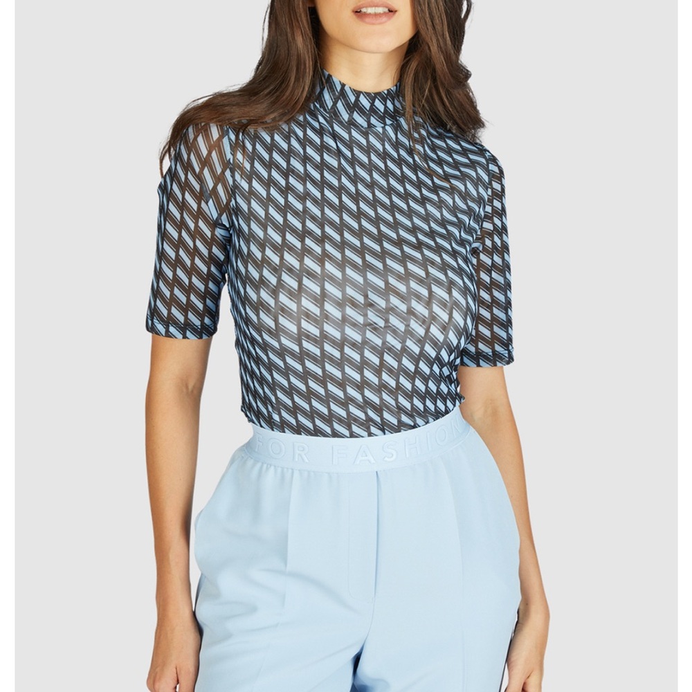 Marc Aurel Checkered Patterned Mesh Short Sleeve Top Small